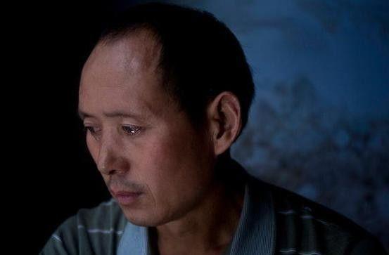 牲47岁母亲4次试管诞龙凤胎含泪照全家福j9九游会真人游戏第一儿子在天津爆炸中牺(图13)