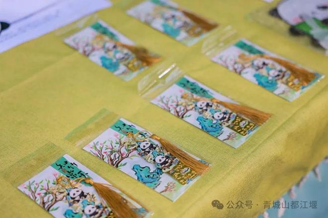 青城山都江堰太火爆NPC白娘子被求合影到宕机j9九游会俱乐部登录入口顶流实锤！这个五一(图15)