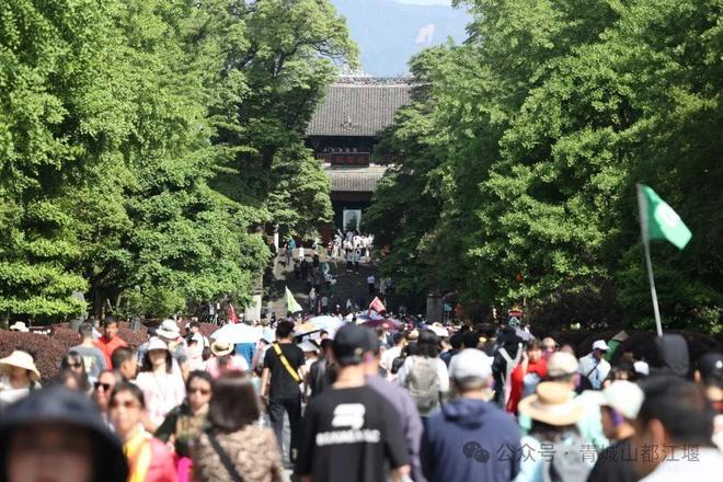 青城山都江堰太火爆NPC白娘子被求合影到宕机j9九游会俱乐部登录入口顶流实锤！这个五一(图21)